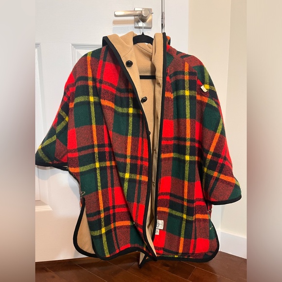 Vintage 100% Wool Reversible Cape - Tan & Plaid - Size Medium/Large - Picture 7 of 9